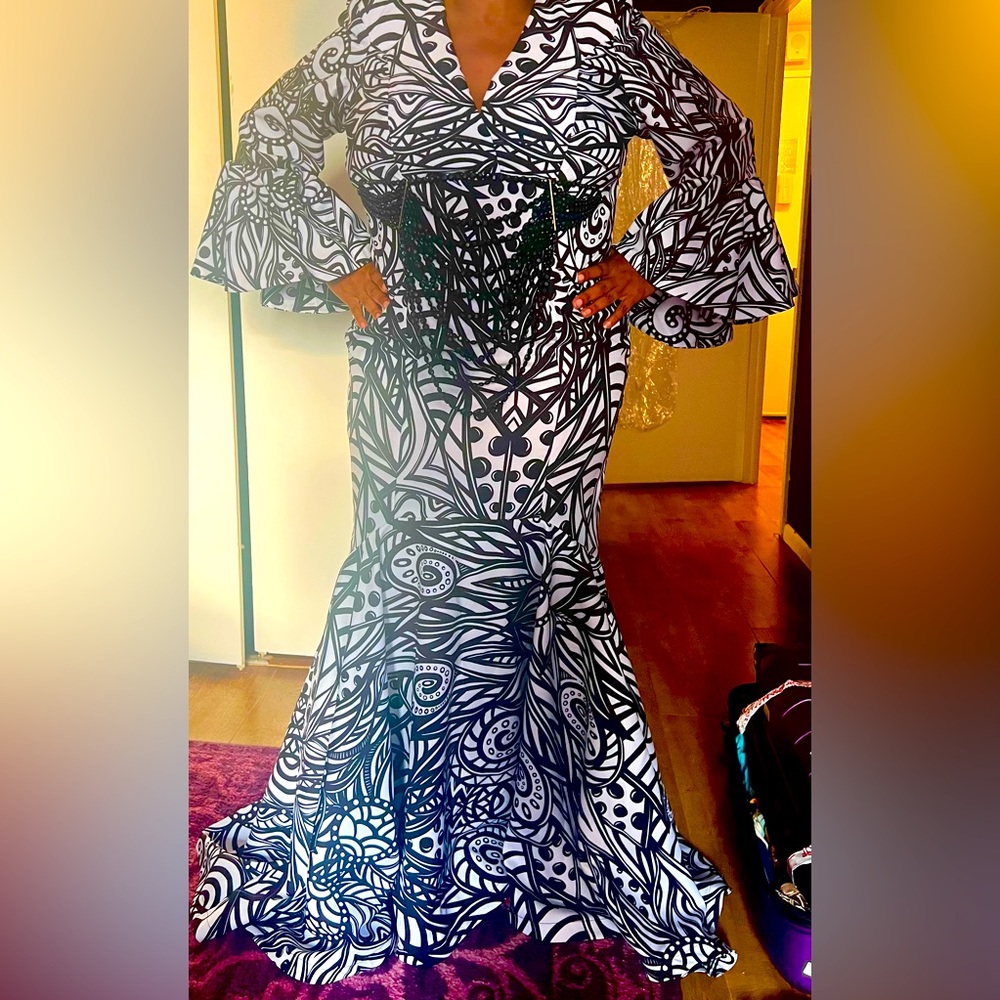 Stunning Jean DeCourt Designer Dress – Hand-Drawn Panamanian Artistry